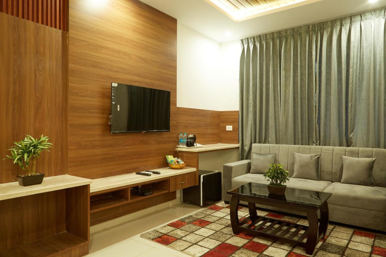 Vovo Premier Hotel Bangalore Exterior foto