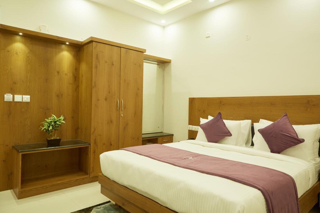 Vovo Premier Hotel Bangalore Exterior foto